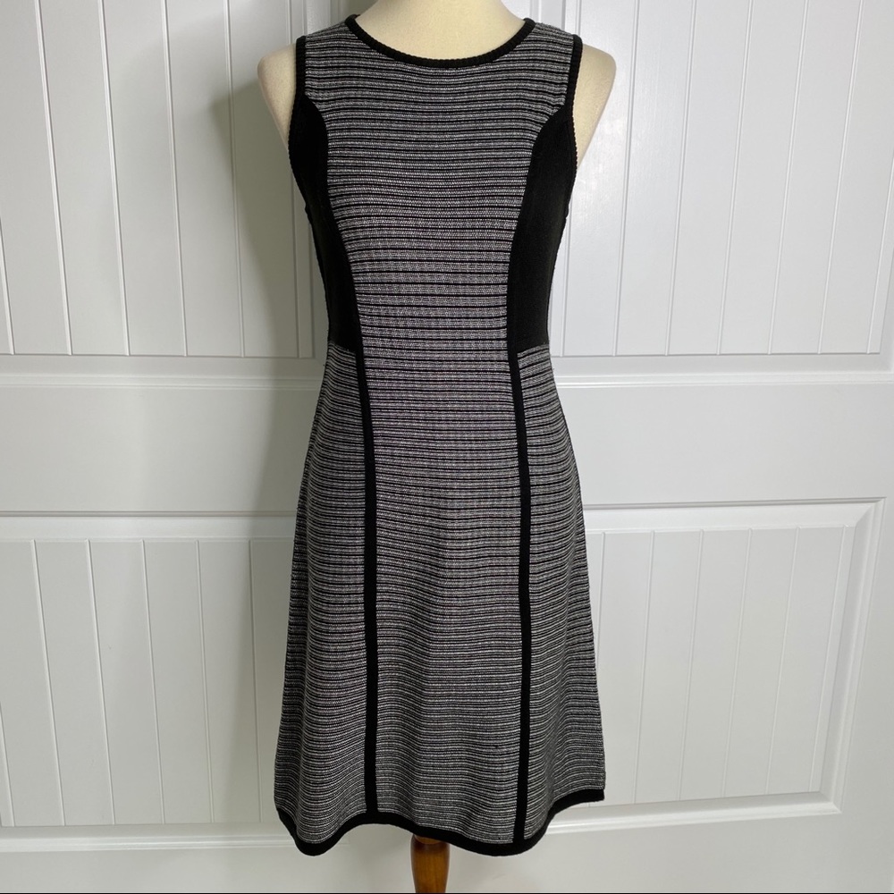 Calvin Klein sleeveless fit & flare dress sz small